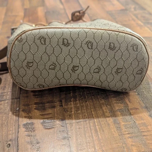 Authentic Vintage Christian Dior Bucket Bag + Pouch - Picture 7 of 16